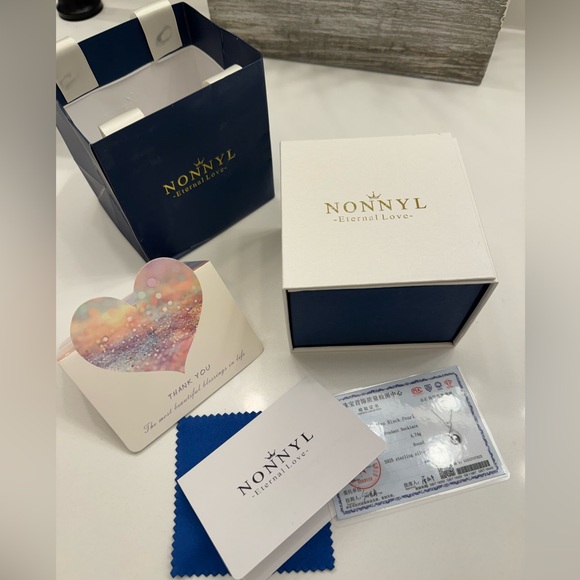 NWOT Black Pearl Necklace - Picture 2 of 6